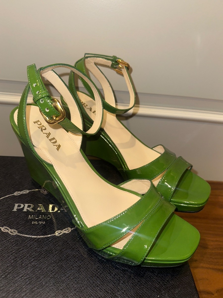 靴 PRADA Leather Low Heels 38 PRADA Vintage Black Patent Leather Pumps Kitten Heel Block-toe