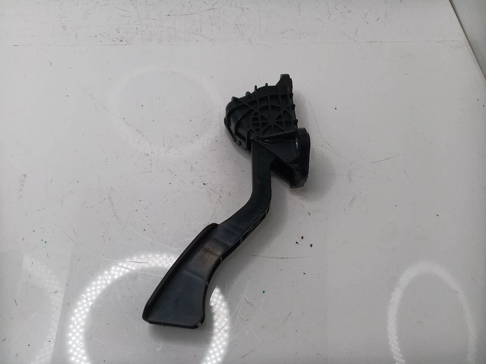 Fuel Pedal Accelerator Pedal 2002 03 04 Toyota Sequoia 78120-34030 - Image 3 of 4