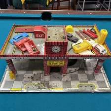 Superior Service Station Tin Litho 1949 T. Cohn Inc Vintage Toy Car Luncheonette