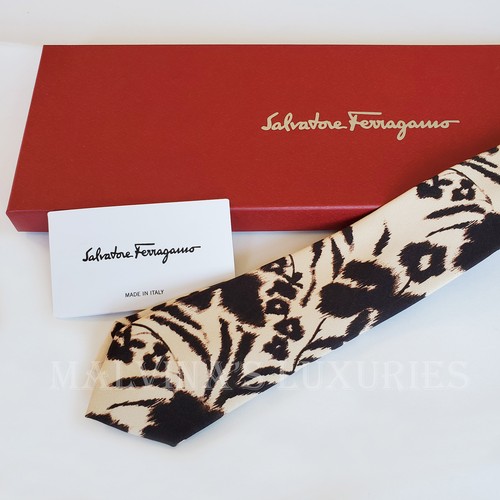 SALVATORE FERRAGAMO TIE BEIGE BLACK SILK FLOWER CANDY AUTH BOX 2.35" WIDTH - Picture 3 of 10