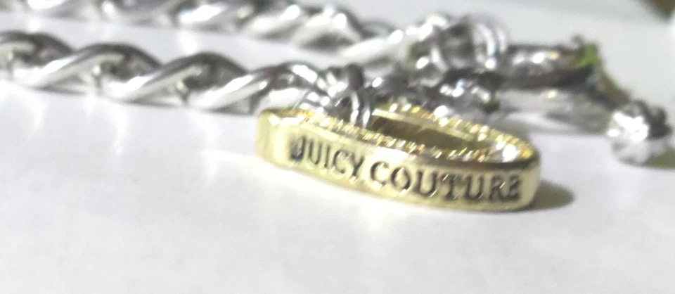 Браслет с брелоками на удачу Juicy Couture серебристый и золотой тон подкова 7,5 дюйма - Изображение 3 из 4
