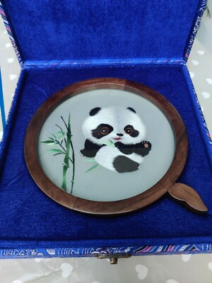 VINTAGE CHINESISCHER PANDA SICHUAN DOPPELSEITIGE SEIDENSTICKEREI HOLZSIEB VERPACKT