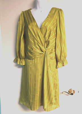 Maison Tara Dress Size 10 Womans Green Polyester V-Neck long Sleeve $44.99  | eBay