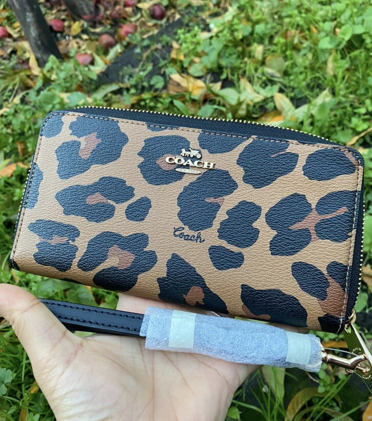 Slim accordion zip wallet with leopard print Clearance
