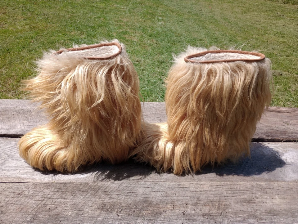 Vintage Roluc Ideal Goat Fur Boots, Made In Italy Size 41 42 - Image 4 of 4