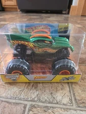 2015 Official Hot Wheels Dragon 1:24 Diecast Monster Jam Truck