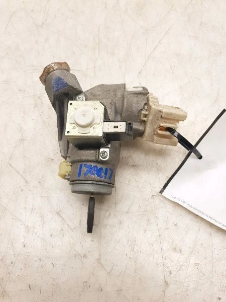 05-15 TOYOTA YARIS IGNITION SWITCH WITH KEY - Image 4 of 4