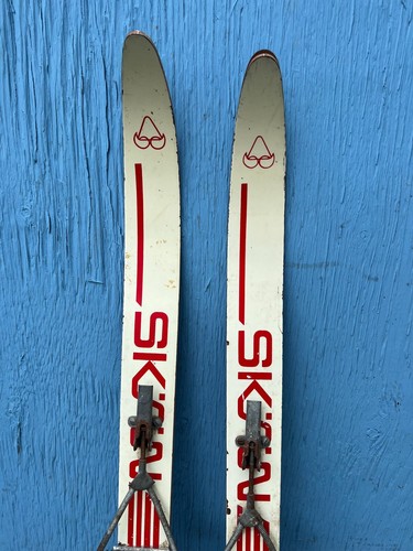 VINTAGE Old Wooden Snow Skis Measuring 36 inch Long Wood Have Cable Bindings - Picture 2 of 3