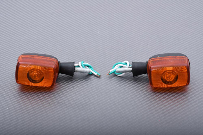 Clignotants avant orange pour réparer le carénage de Yamaha FZR 250R 90-94