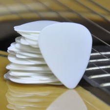 Wholesale Lots of 500pcs White 0.71mm Medium Smooth ABS Guitar Picks Plectrums