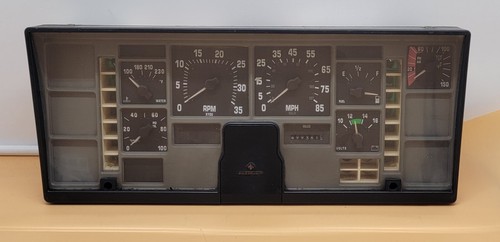 1998 INTERNATIONAL F-4900 USED INSTRUMENT CLUSTER P#168999C93 - Picture 1 of 9