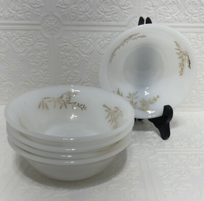 ANTIQUE 5 FEDERAL GLASS GOLDEN GLORY BERRY BOWLS MILK GLASS 5 In HEAT PROOF