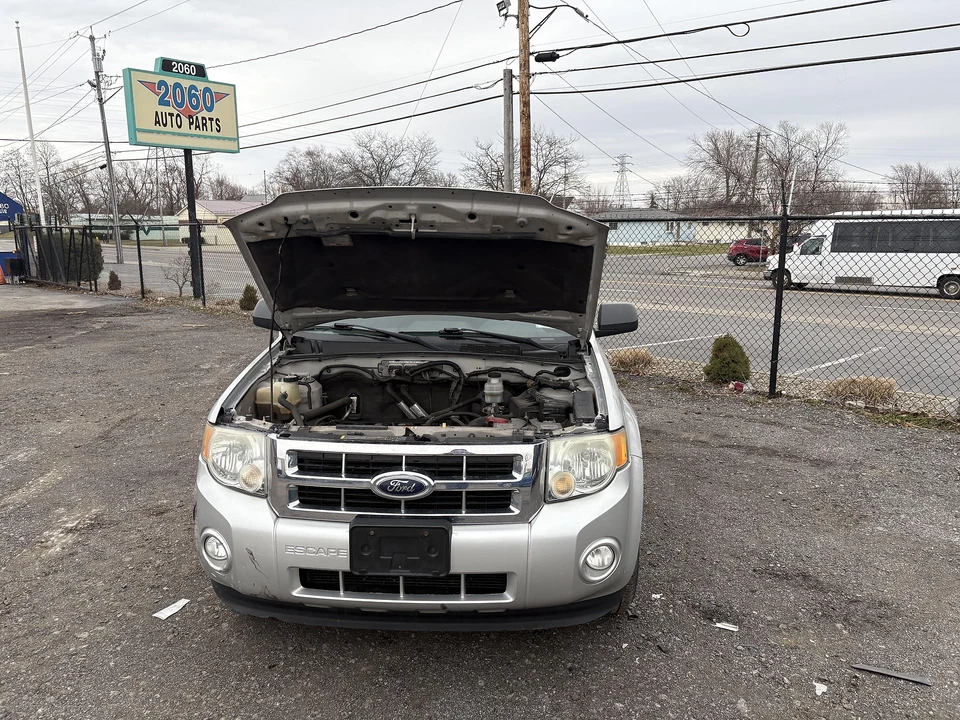 Used Left Headlight Assembly fits: 2009 Ford Escape clear background Left Grade - Image 4 of 4