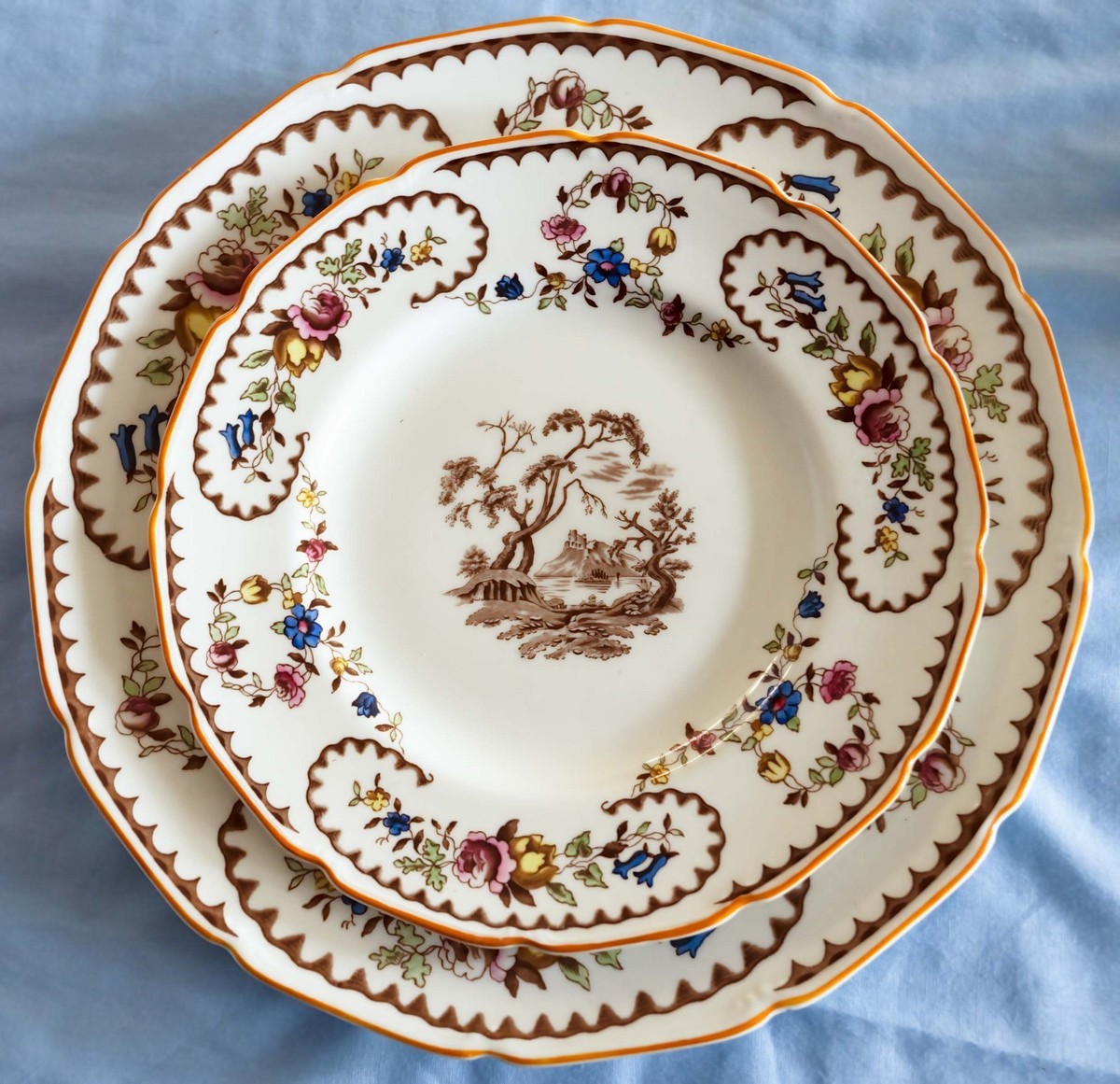 Royal Doulton The Beaufort Dinnerware Set. 42 Pieces. Made in