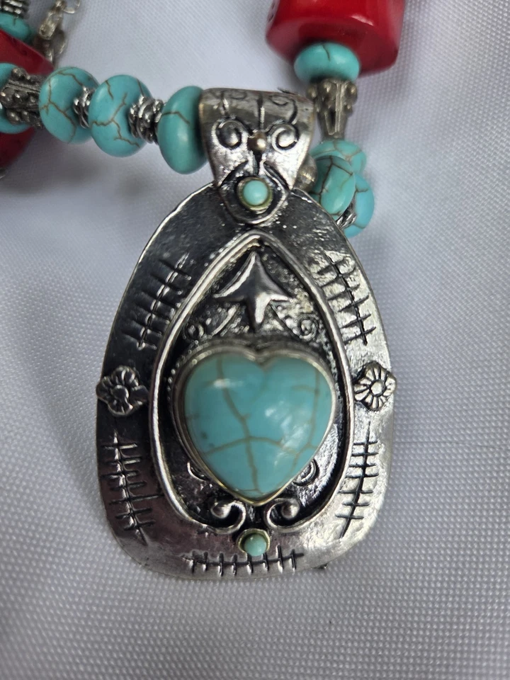 Collar El CORAZON Hecho Artesanalmente en Utah Árbol Coral Howlite Peltre Estilo Tribal Foto 4 de 4