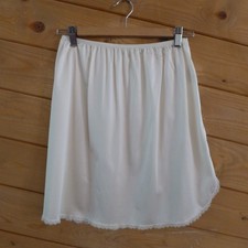 Vanity Fair Champagne Cream Off White 100 Nylon Slip Skirt Waistband Pull On M