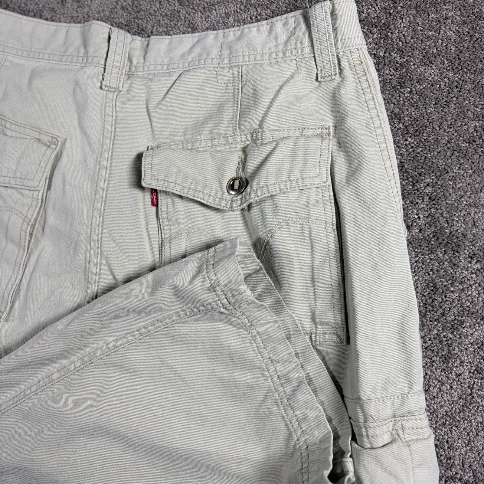 Vintage Levi's Y2K Cargo Pants Mens 33x34 Khaki Loose Straight Utility Workwear thumbnail 15