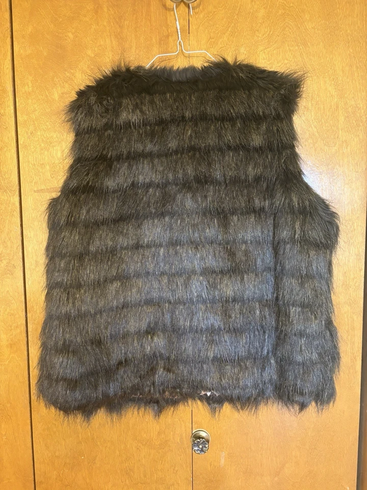 Chaleco para mujer 2XL de piel sintética marrón oscuro con hebillas cálido acogedor cómodo invierno Foto 2 de 4