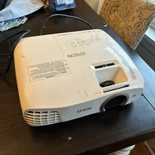 Epson PowerLite Home Cinema 2030 3LCD Projector 2000 HDMI USB H561A Tested