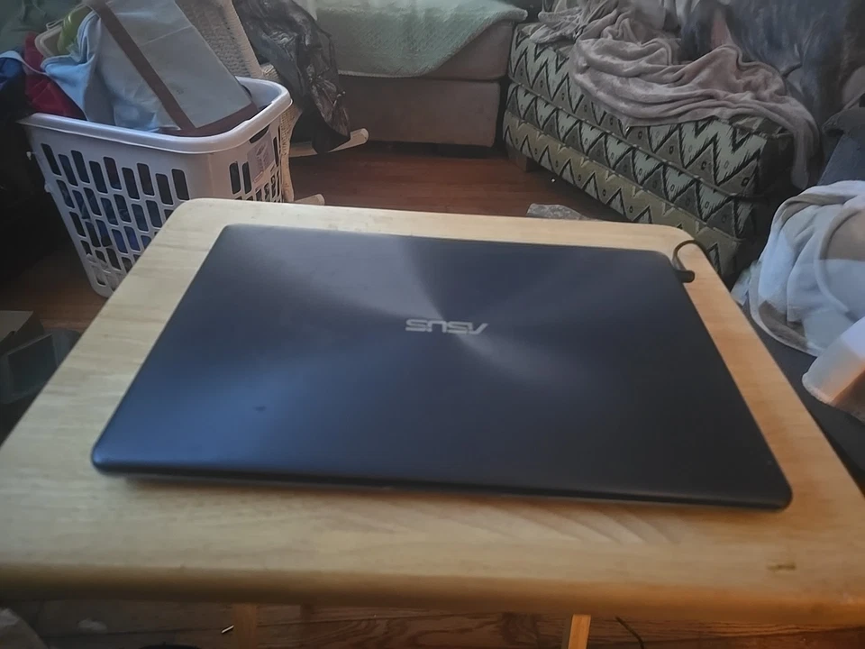 Portátil ASUS 14 Foto 3 de 4