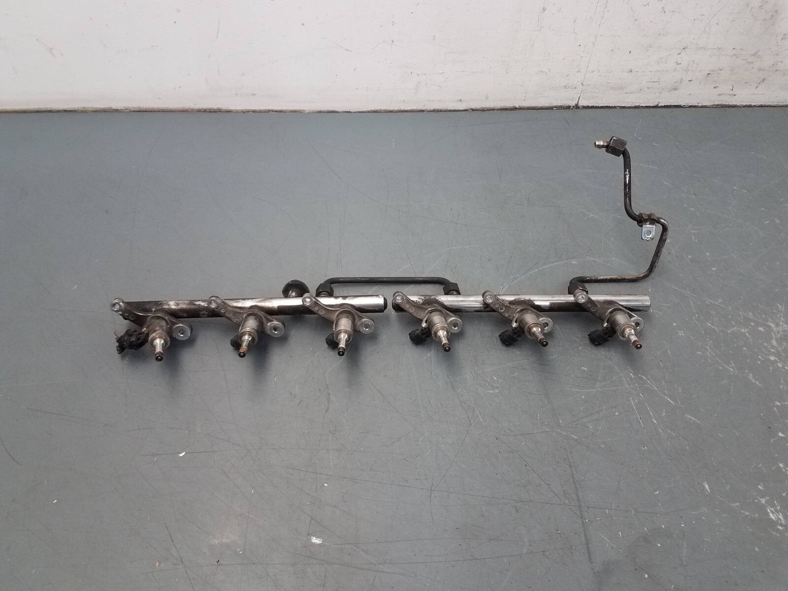 2017 Ferrari GTC4 Lusso F140 EB V12 6.3L Fuel Rails / Injectors -** #5020