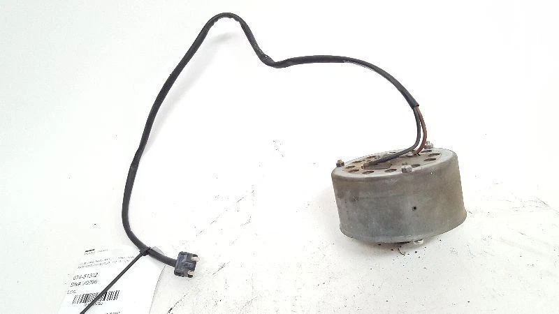 1986-1989 Mercedes 107 560SL Radiator Electric Cooling Fan Motor 0005007993 OEM - Image 4 of 4