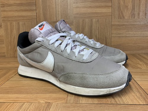 nike tailwind classic