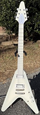 2016 Epiphone Limited Edition Brendon Small Snow Falcon Flying V