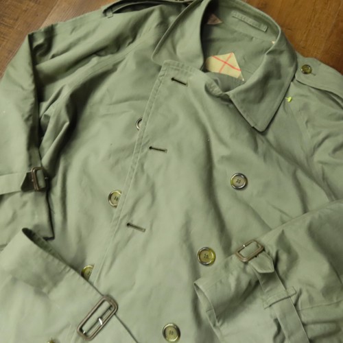 Burberrys Trench Coat Mens 40 Short Green Belted Gabardine Raincoat Vintage 90s - Picture 3 of 13