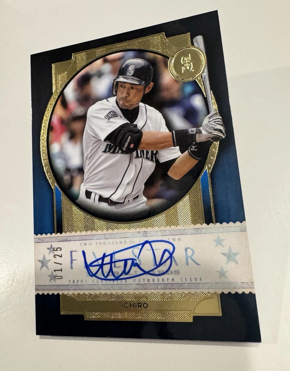 Topps Ichiro Suzuki Autographed Baseball Sports Trading Cards