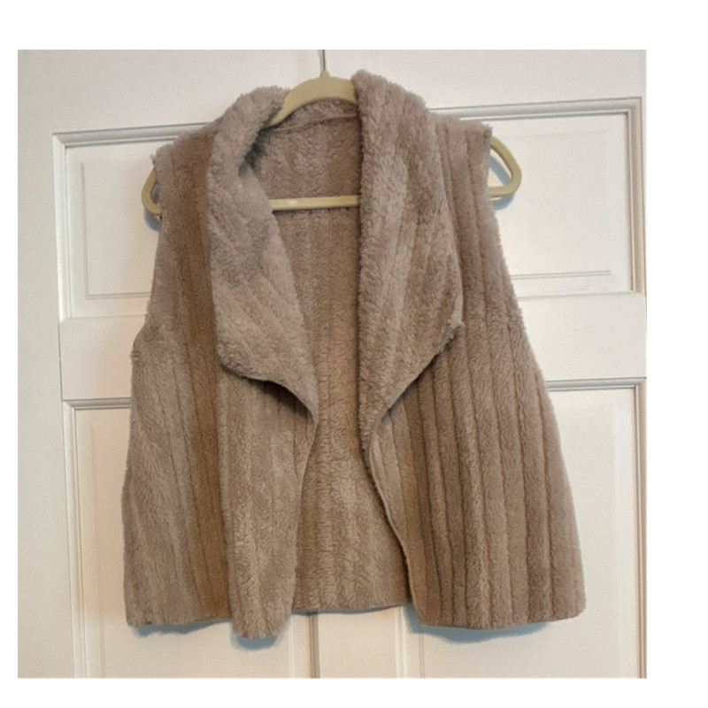 Beige Sleeveless Faux Fur Vest with Lined Accents, Women's XL