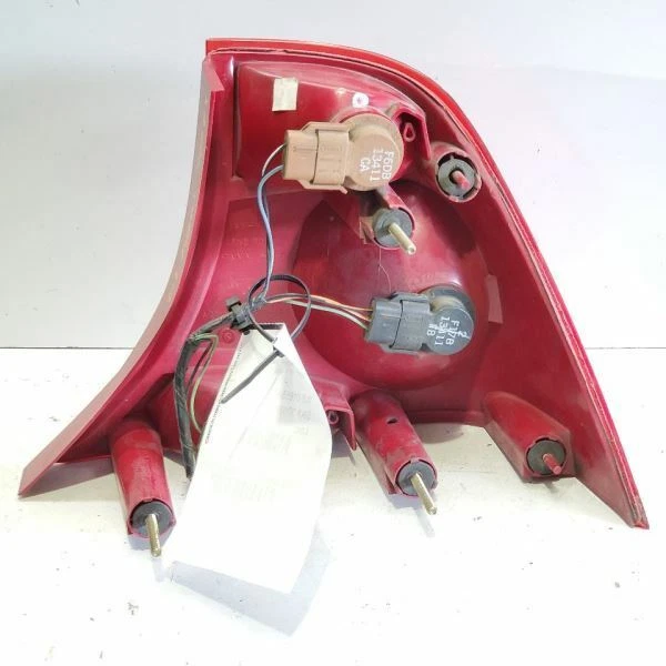 2000-2001, Ford Focus, luz trasera izquierda conductor sedán, número de pieza - 1S4X-13405-BA Foto 3 de 4