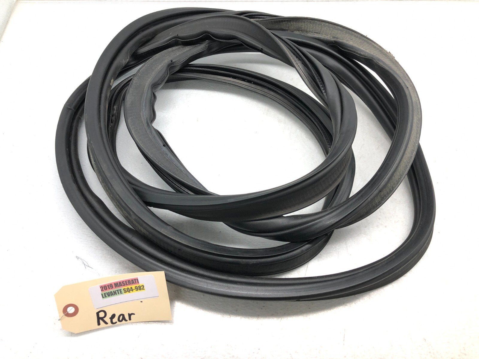 2017-2024 MASERATI LEVANTE S REAR TRUNK LID LIFTGATE WEATHERSTRIP SEAL OEM