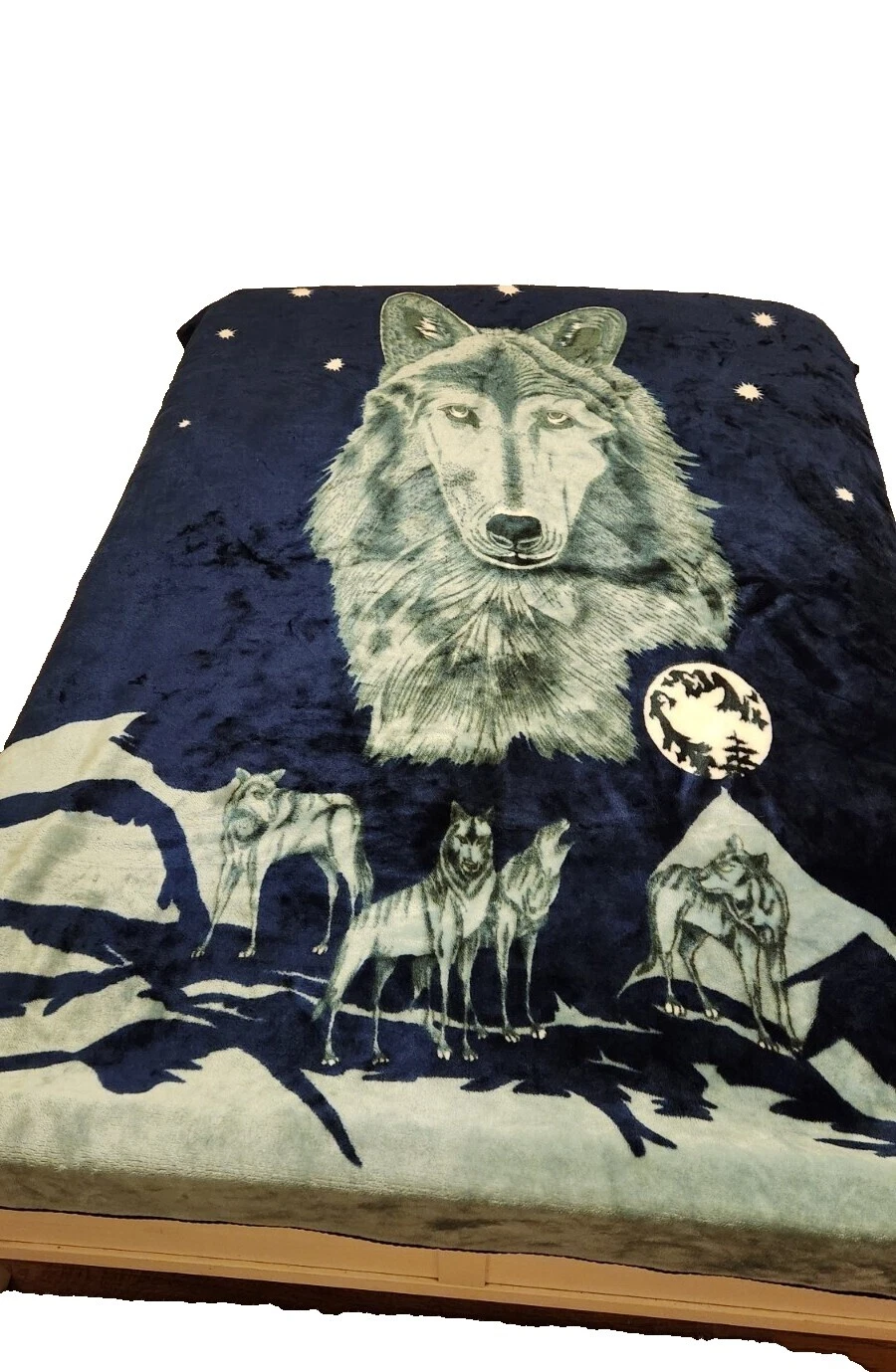 Флисовые одеяла и покрывала Dolphin