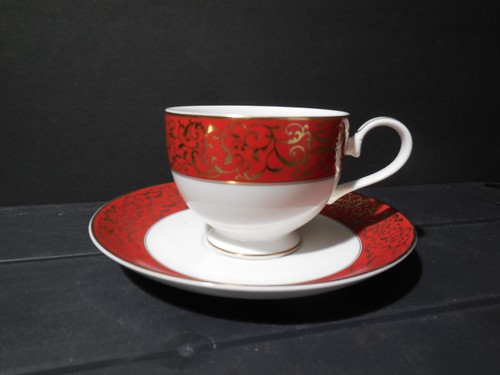 Set of 6 Mikasa Parchment Red Cups & Saucers (CR014) - Picture 2 of 3