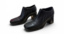 Clarks Women's Black Leather Block Heel Ankle Boot Size 6.5