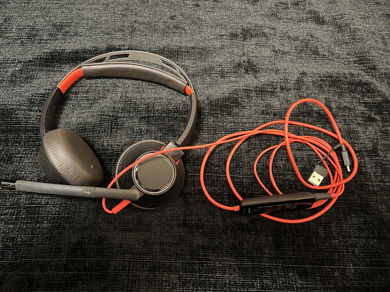 Plantronics Blackwire C5220 Black/Red On the Ear Headsets