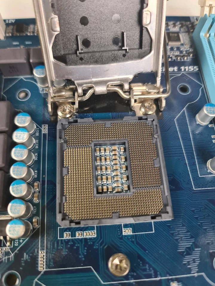 carte mere gigabyte GA-Z68AP-D3 socket intel lga1155 lga 1155 Z68 - Photo 3/4