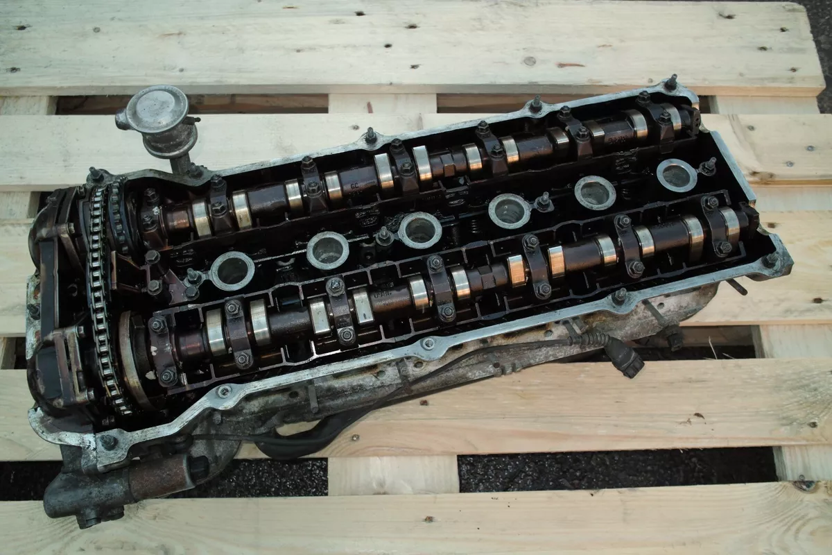 Cylinder head BMW E46 330i 328i 325i M52 M54 Complete with VANOS 
