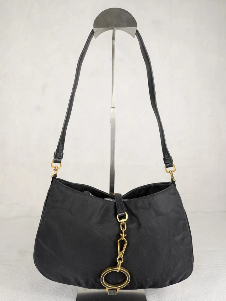 Auténtico bolso de hombro negro formal acolchado de nailon rayón liso PRADA Milano Tessuto Foto 3 de 4