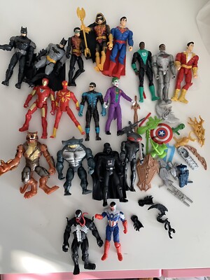 Modern DC Comics Action Figure Lot of 18 + Accesories Marvel 1st