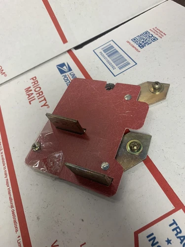 Challenger Zinsco Mounting Feet QFP2T 2 pole 200 Amp 150 Amp QFP2200T QFP2150T