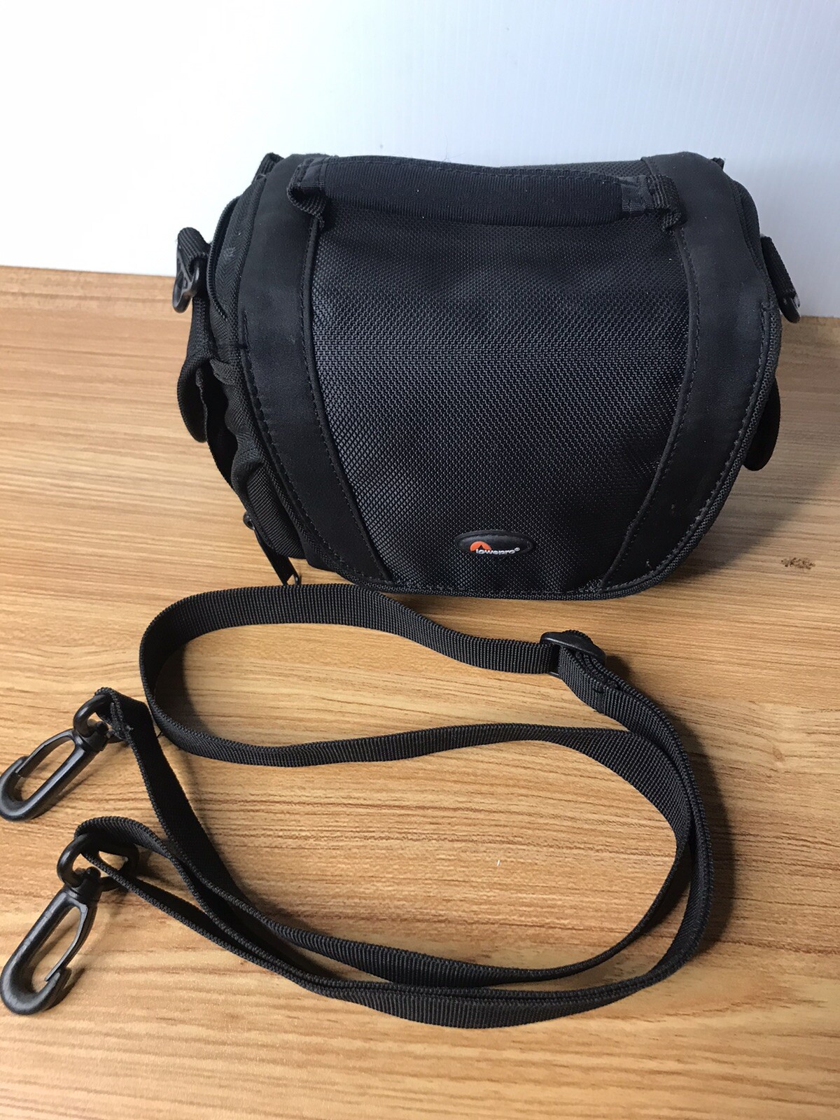 LowePro 120 SP Camera Bag for Small SLR/DSLR Cameras, w/ Shoulder Strap