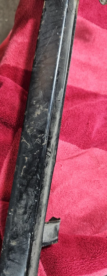 Conjunto delantal Nissan 62620-M7000 1979-1981 Nissan Datsun 310 62620M7000 nos Foto 3 de 4