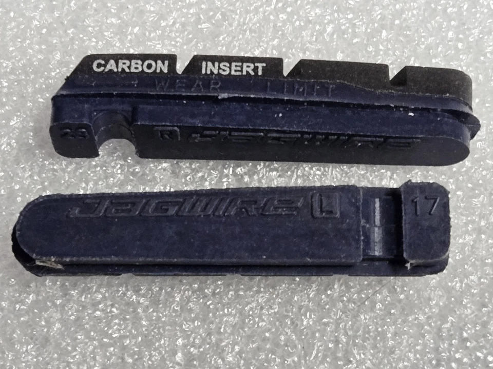 Un par de pastillas de freno de carbono Jagwire Road Pro S JS453RCB Foto 3 de 4