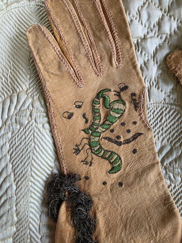 EARLY 18TH C HAND EMBROIDERED LEATHER GLOVES W METALLIC LOOP FRINGE EDGING - Image 4 of 4
