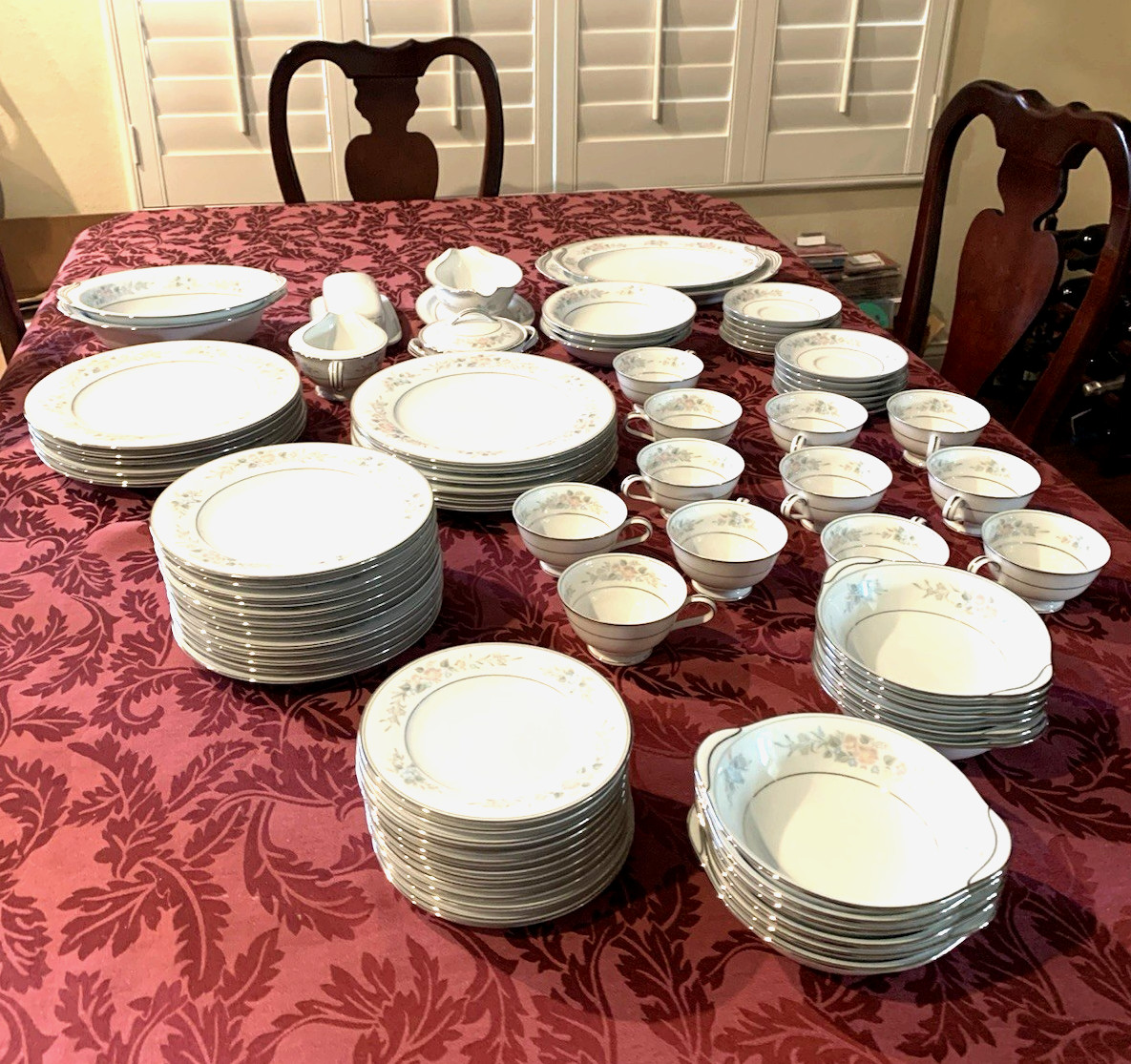 Noritake Romance #6022 China Service For 12/Serving pieces 8