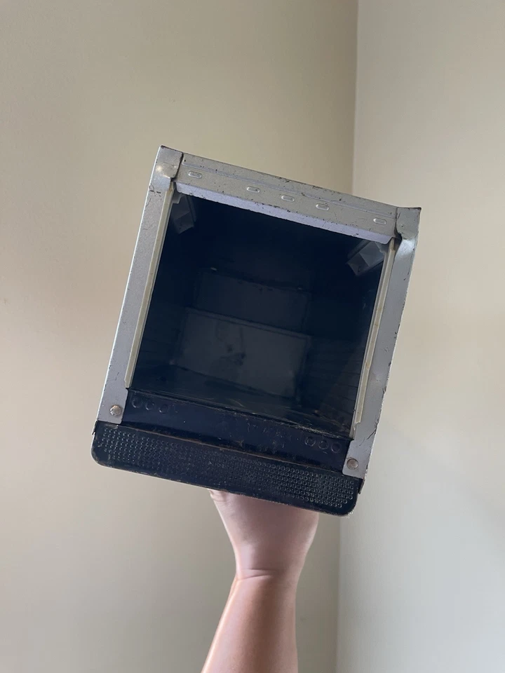 Винтажный макси-двигатель 1970-х Nylint Ford U-Haul прессованная сталь грубое состояние товара - Изображение 4 из 4