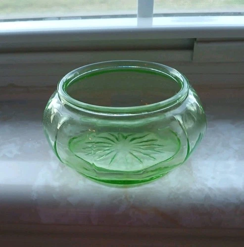 Anchor Hocking Depression Glass Green Uranium Spiral Optic Candy Dish Bottom