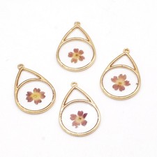 4PCS Gold Tone Real Dried Pressed Flower Resin Drop Charm Pendant GXE2404